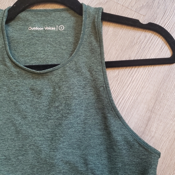 NWOT Outdoor Voices Slashback Crop Top Activewear Small - Picture 2 of 8